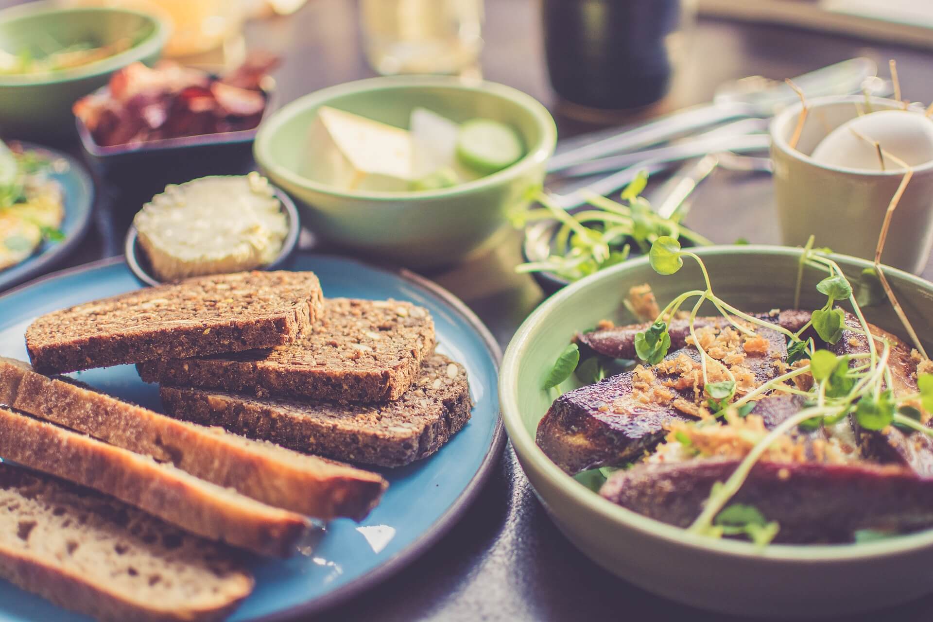 Mediciner.in - Our health majorly relies on what we eat | 2025 bread breakfast